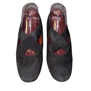 Donald J Pliner Women's Black Suede Crisscross Flats Size 8.5 N